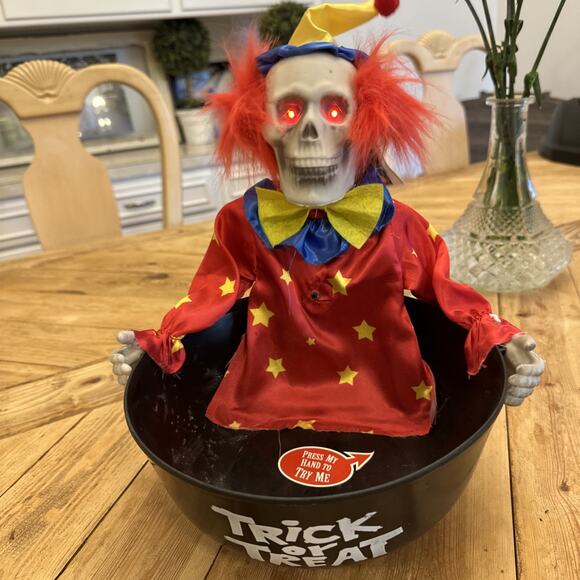 Skeleton Clown Animated Talking Moving Halloween Creepy Trick r Treat Candy Bowl - Picture 10 of 12